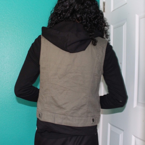 olive green layered vest - Picture 4 of 5